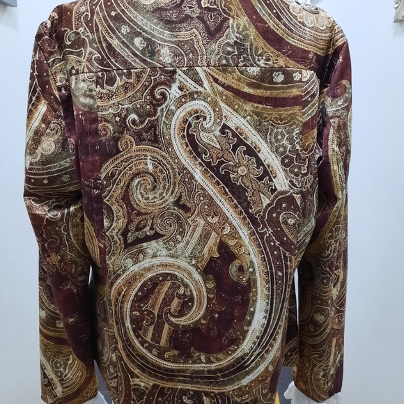 Blazer - Picture 3 of 3